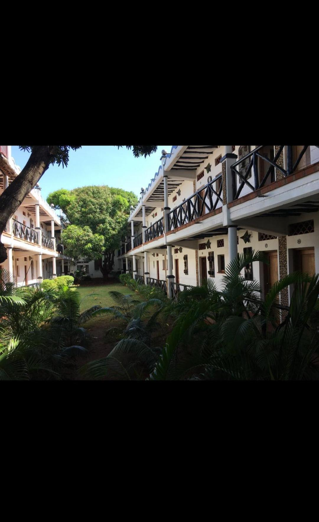 Mangro Hotel ディアニ・ビーチ エクステリア 写真