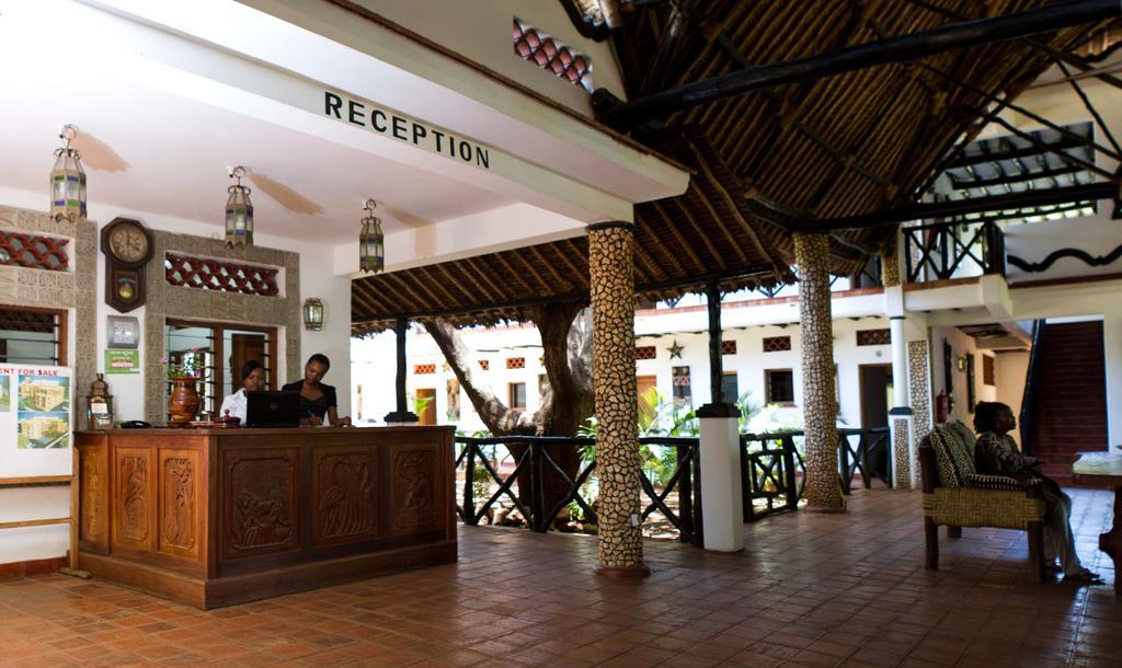 Mangro Hotel ディアニ・ビーチ エクステリア 写真